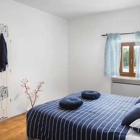 Villa Elia In Nova Vas - Haus Fuer 8-10 Personen