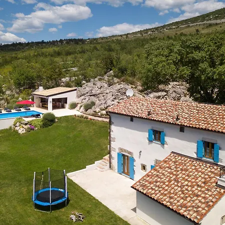 Villa Elia In Nova Vas - Haus Fuer 8-10 Personen